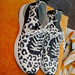 Stylish Black and White Leopard Print Women's Sneakers Worn One Time. EUC !!